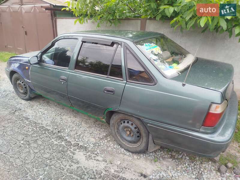 Седан Daewoo Nexia 2004 в Вышгороде