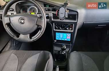 Седан Daewoo Nexia 2011 в 