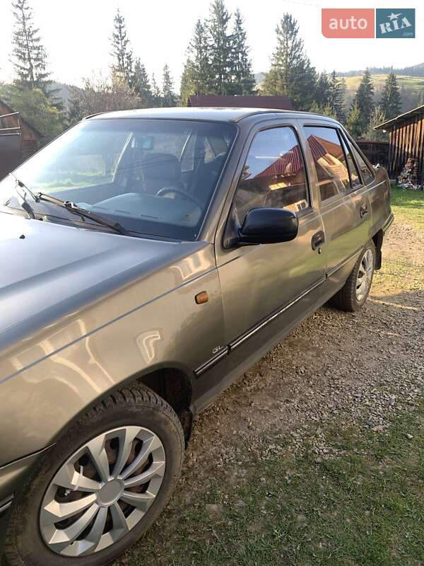 Седан Daewoo Nexia 2004 в Івано-Франківську