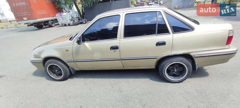 Седан Daewoo Nexia 2006 в Киеве