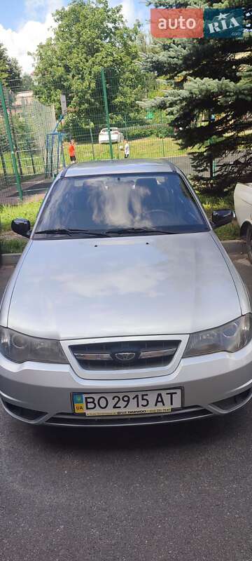 Седан Daewoo Nexia 2010 в 