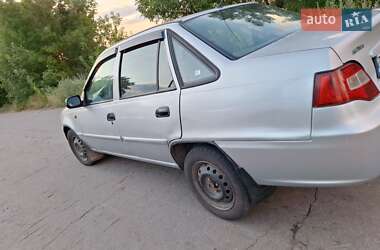 Седан Daewoo Nexia 2011 в Глобине