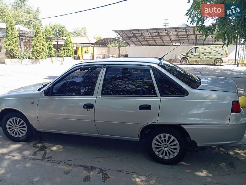 Седан Daewoo Nexia 2010 в Павлограде