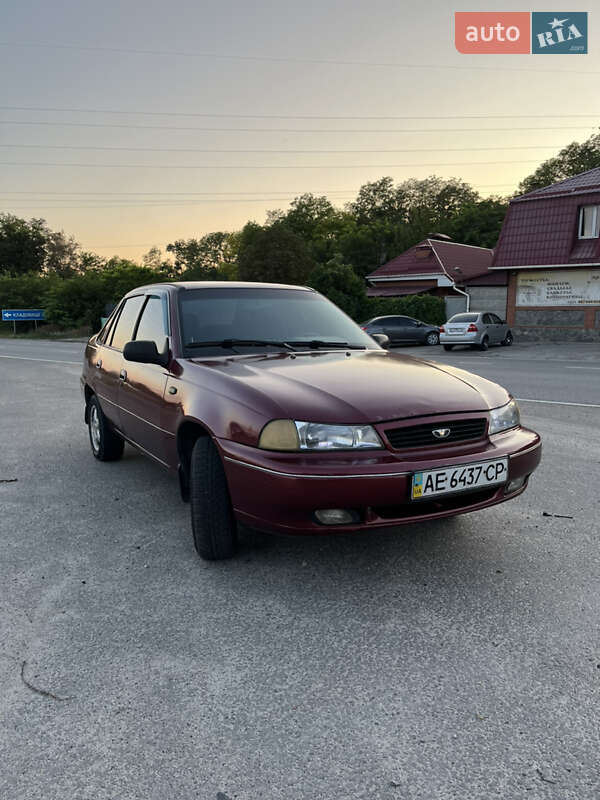 Седан Daewoo Nexia 1996 в Днепре