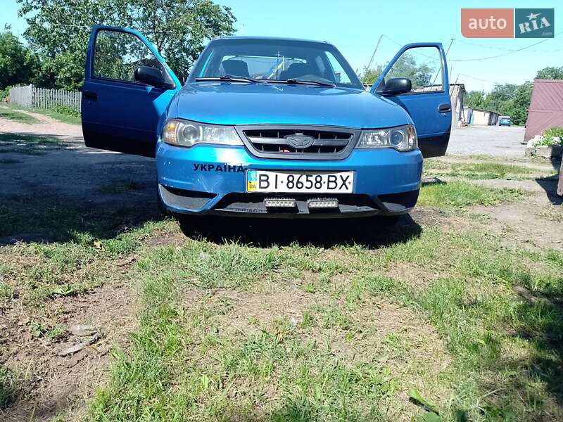 Седан Daewoo Nexia 2010 в Карловке