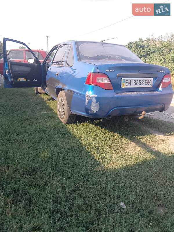 Седан Daewoo Nexia 2010 в Карловке