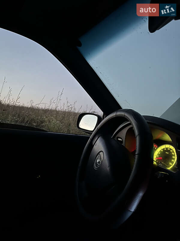 Седан Daewoo Nexia 2008 в 