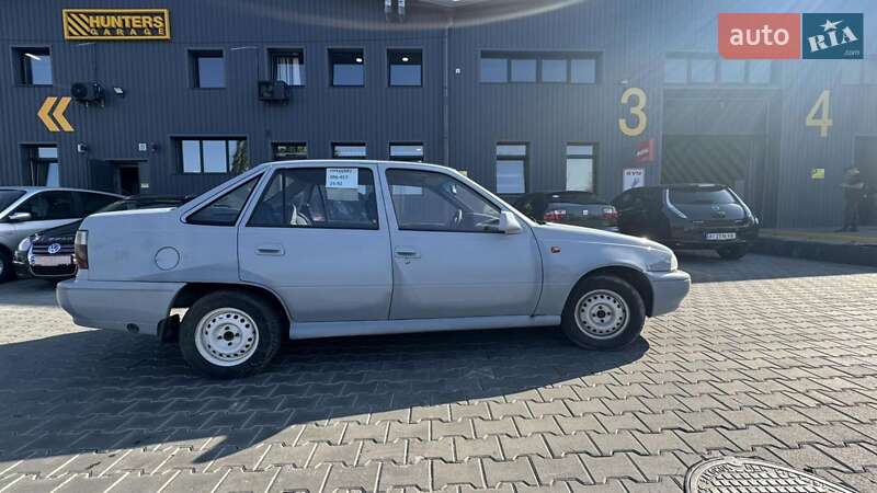 Седан Daewoo Nexia 1997 в Киеве