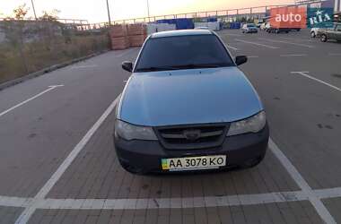 Седан Daewoo Nexia 2011 в 