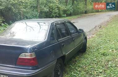 Седан Daewoo Nexia 1997 в Яготине