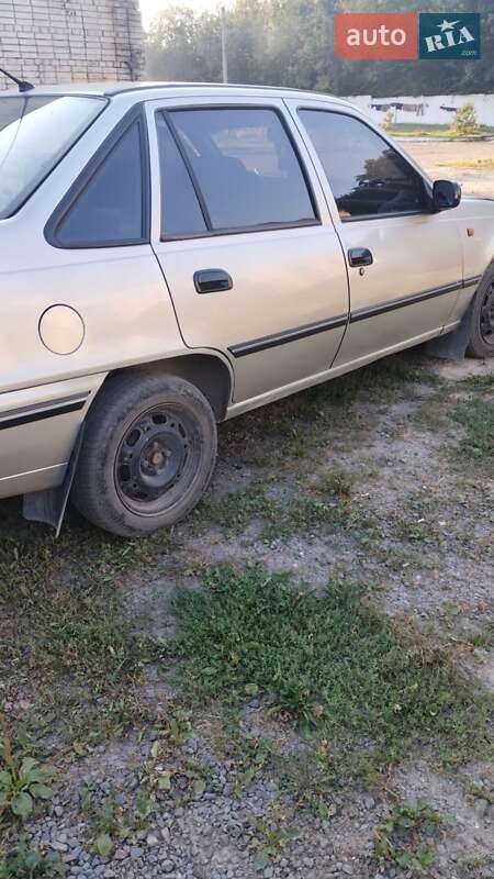 Седан Daewoo Nexia 2008 в Новояворівську