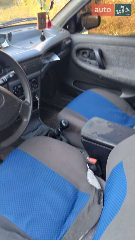 Седан Daewoo Nexia 2008 в Новояворівську