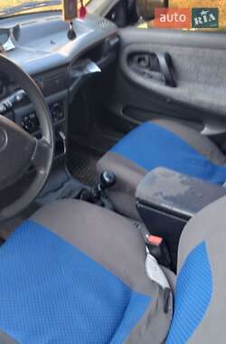 Седан Daewoo Nexia 2008 в 