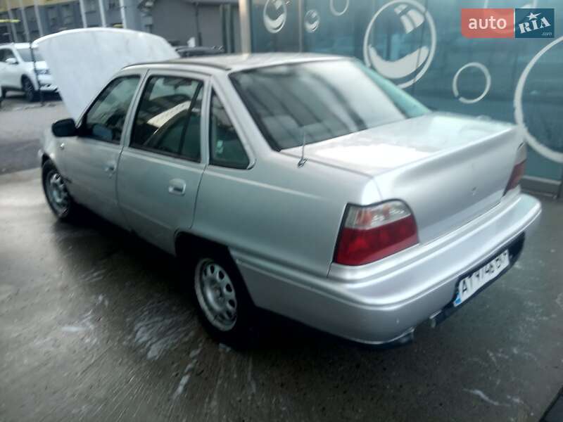 Седан Daewoo Nexia 1995 в Коломые