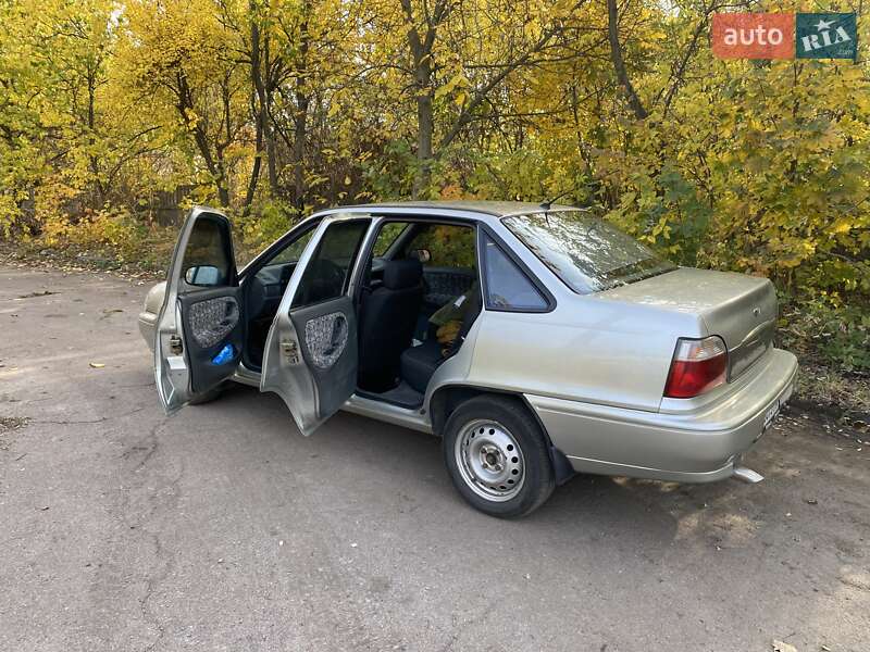 Седан Daewoo Nexia 2005 в Днепре