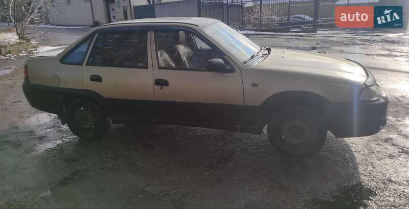 Седан Daewoo Nexia 2010 в Киеве
