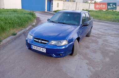 Седан Daewoo Nexia 2010 в 