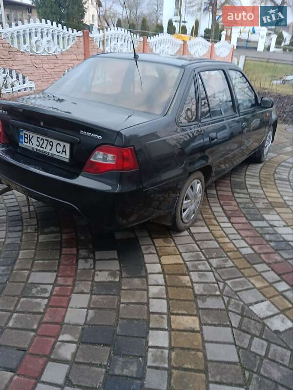Седан Daewoo Nexia 2011 в Дубні