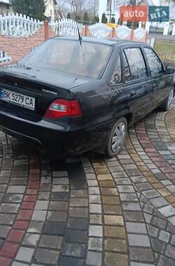 Седан Daewoo Nexia 2011 в 