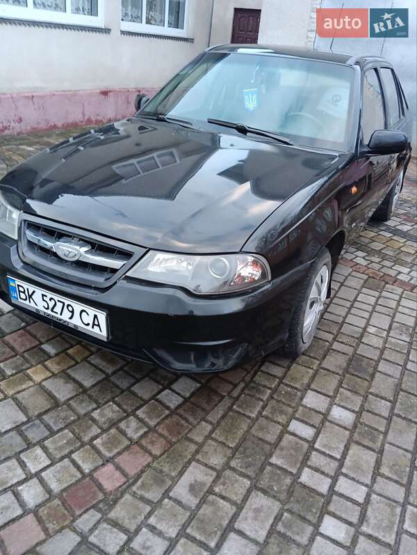 Седан Daewoo Nexia 2011 в Дубні