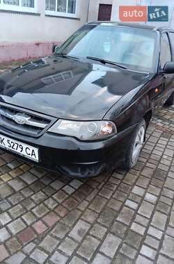 Седан Daewoo Nexia 2011 в 