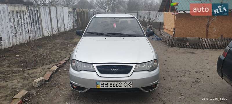 Седан Daewoo Nexia 2012 в Херсоне