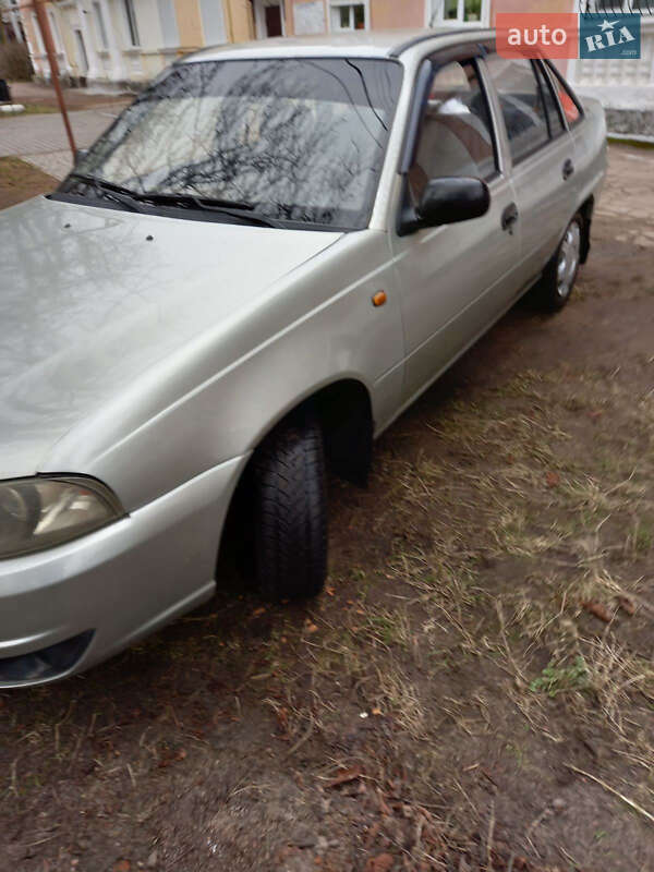 Седан Daewoo Nexia 2008 в Коростене
