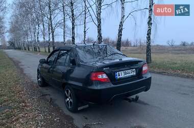 Седан Daewoo Nexia 2012 в 