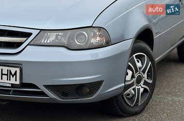 Седан Daewoo Nexia 2011 в 