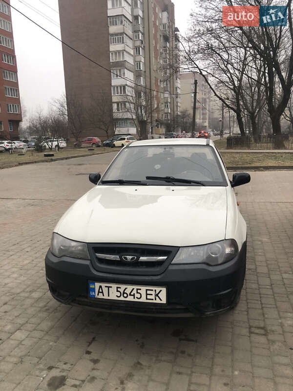 Седан Daewoo Nexia 2014 в Ивано-Франковске