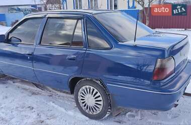 Седан Daewoo Nexia 1996 в Шполі