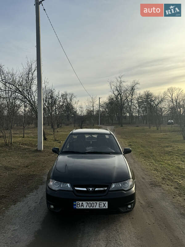 Седан Daewoo Nexia 2010 в Кропивницком