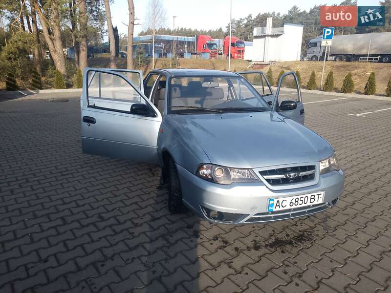 Седан Daewoo Nexia 2011 в Маневичах
