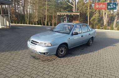Седан Daewoo Nexia 2011 в 