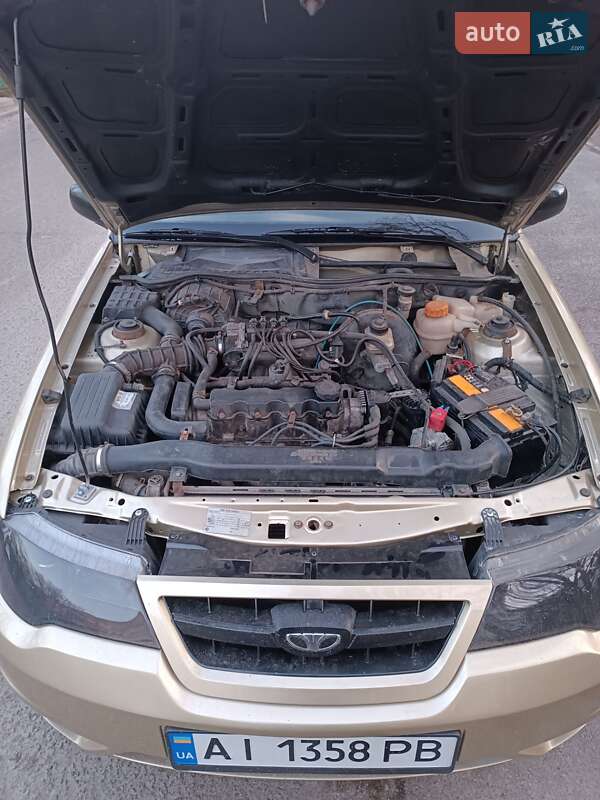 Седан Daewoo Nexia 2011 в Киеве