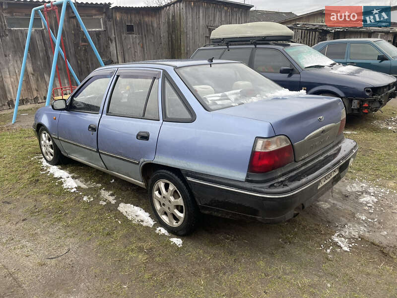 Седан Daewoo Nexia 2008 в Дубровице