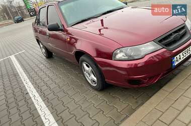 Седан Daewoo Nexia 2011 в 