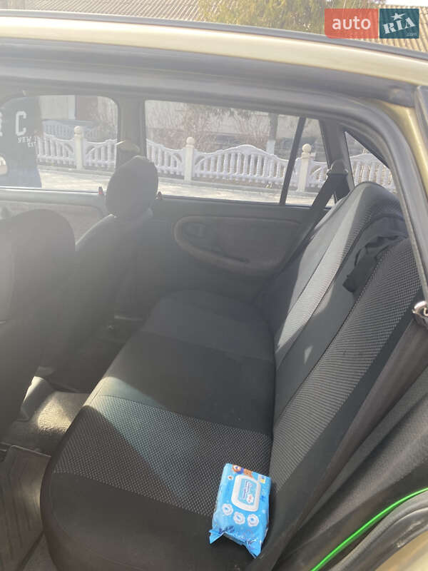 Седан Daewoo Nexia 2006 в Доброславе