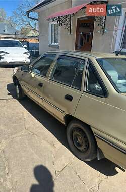 Седан Daewoo Nexia 2008 в 