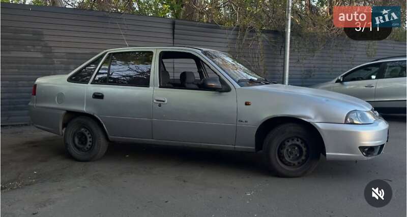 Седан Daewoo Nexia 2010 в 