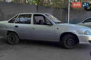 Седан Daewoo Nexia 2010 в 