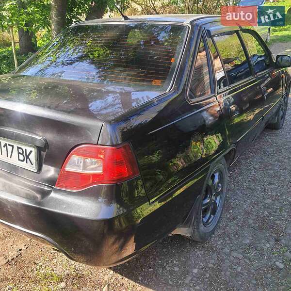 Седан Daewoo Nexia 2012 в Снятині