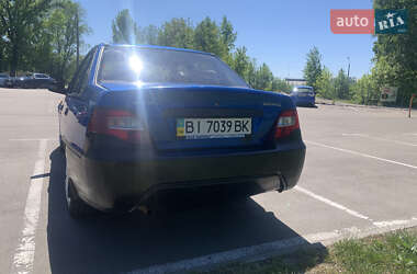 Седан Daewoo Nexia 2011 в 