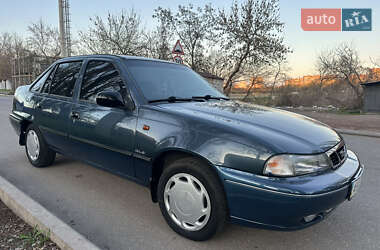 Седан Daewoo Nexia 2004 в Кривом Роге