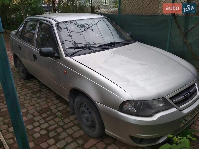 Седан Daewoo Nexia 2008 в Стрию