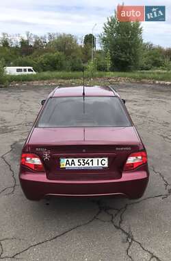 Седан Daewoo Nexia 2008 в 