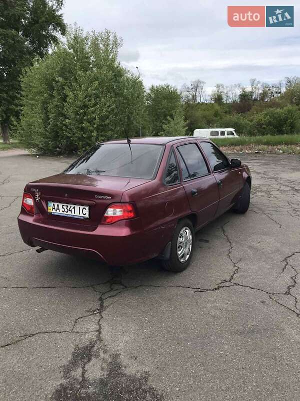Седан Daewoo Nexia 2008 в 