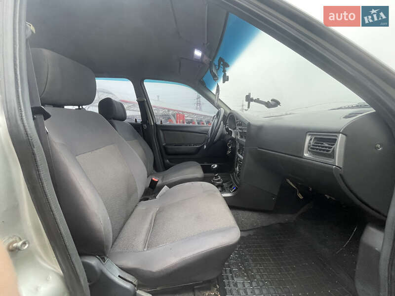 Седан Daewoo Nexia 2008 в Полтаві