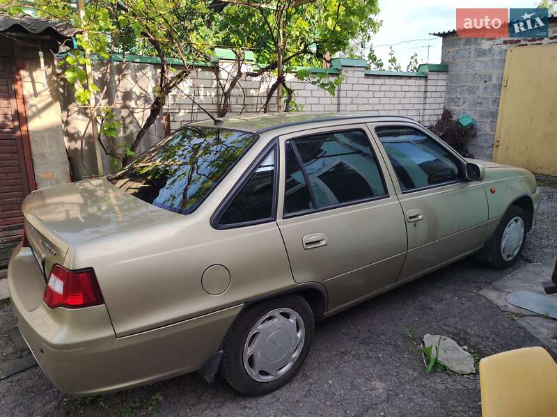 Седан Daewoo Nexia 2008 в Харькове