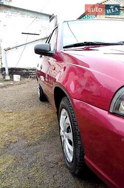 Седан Daewoo Nexia 2010 в 